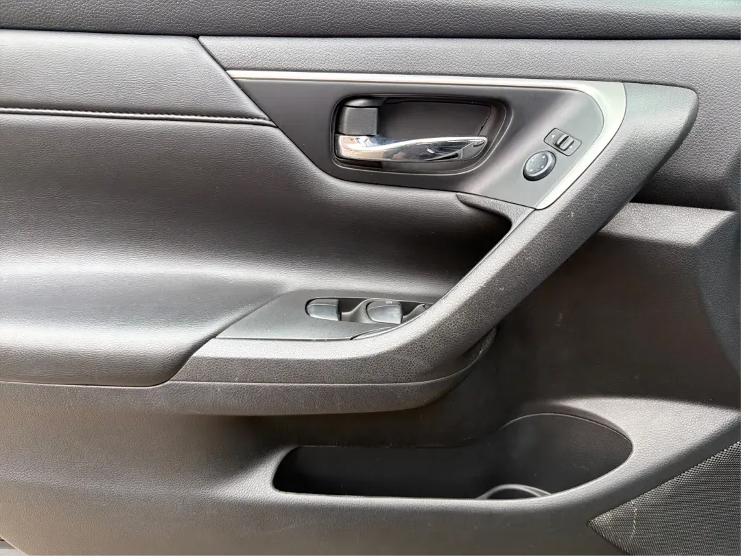 2015 Nissan Altima 2.5 S (1N4AL3AP8FC) with an 2.5L I-4 DOHC engine, located at 1184 Kauffman Ave, Fairborn, OH, 45324, (937) 908-9800, 39.807072, -84.030914 - ### Drive Your Future with Confidence: 2015 Nissan Altima at Advantage Car and Credit - Fairborn<br /> <br /> Are you looking for a reliable sedan that balances comfort, efficiency, and style? Look no further than the 2015 Nissan Altima 2.5 S, a perfect choice for daily commuters, growing families, - Photo#18