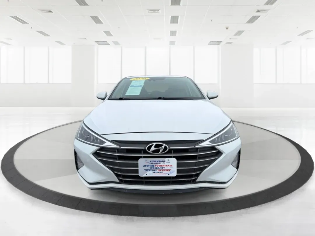 2020 Hyundai Elantra SEL (5NPD84LF8LH) with an Nu 2L I-4 DOHC engine, located at 880 E. National Road, Vandalia, OH, 45377, (937) 908-9800, 39.891918, -84.183594 - Are you ready to elevate your everyday driving experience? Look no further than this stunning 2020 Hyundai Elantra SEL, the perfect sedan for commuters, growing families, or anyone seeking a stylish ride that won't break the bank. Whether you're navigating the bustling streets of Vandalia or embarki - Photo#7