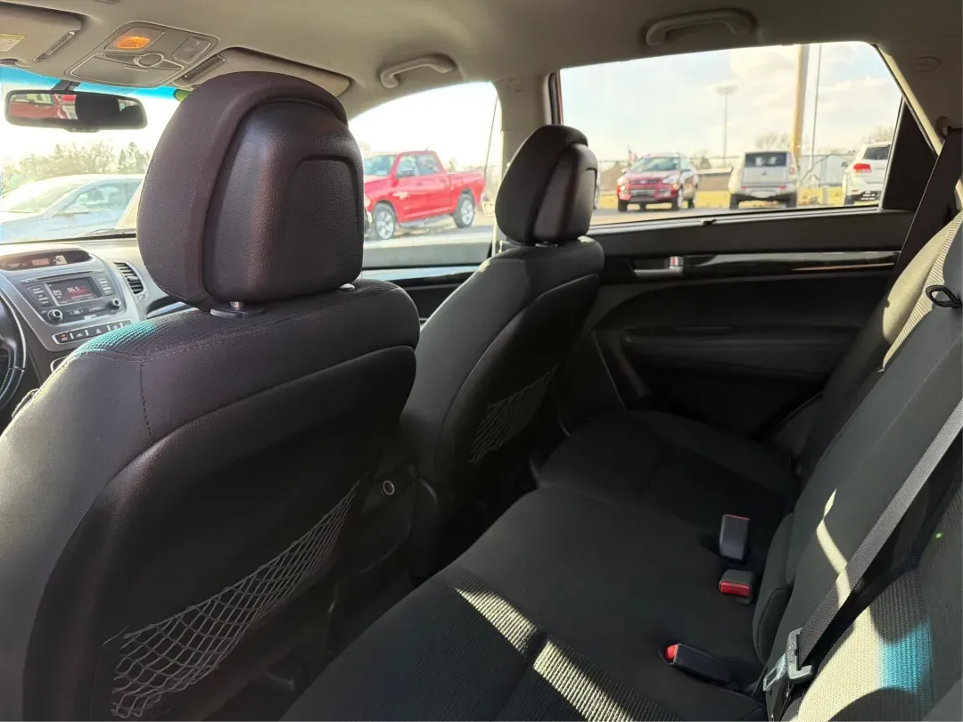 2015 Kia Sorento LX (5XYKT4A61FG) with an 2.4L I-4 gasoline direct injection engine, located at 401 Woodman Dr, Riverside, OH, 45431, (937) 908-9800, 39.760899, -84.123421 - **Experience Adventure with the 2015 Kia Sorento at Advantage Car and Credit - Riverside!**<br /> <br /> Are you ready to elevate your family's weekend getaways or daily commutes? Look no further than this stunning 2015 Kia Sorento LX, available at Advantage Car and Credit in Riverside, OH. This ver - Photo#10