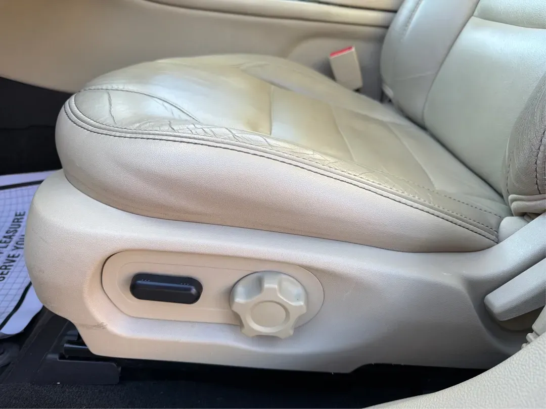 2014 Ford Taurus SEL (1FAHP2E85EG) with an EcoBoost 2L I-4 gasoline direct injection engine, located at 1230 East Main St, Xenia, OH, 45385, (937) 908-9800, 39.688026, -83.910172 - **Experience the Road Like Never Before in Your 2014 Ford Taurus SEL! Perfect for Commuters and Families Alike!**<br /> <br /> Are you ready to elevate your driving experience? The 2014 Ford Taurus SEL is not just a sedan; it's a lifestyle upgrade. Ideal for daily commuters, growing families, or any - Photo#18