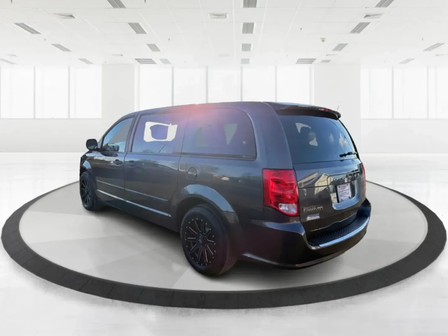 2016 Dodge Grand Caravan American Value Pkg (2C4RDGBG7GR) with an Pentastar 3.6L V-6 DOHC engine, 6A transmission, located at 4508 South Dixie Dr, Moraine, OH, 45439, (937) 908-9800, 39.689976, -84.218452 - **Discover the Freedom of Family Adventures with the 2016 Dodge Grand Caravan at Advantage Car and Credit - Moraine!**<br /> <br /> Are you ready to transform your family outings into unforgettable adventures? The 2016 Dodge Grand Caravan is the perfect companion for busy parents, spacious enough to - Photo#4