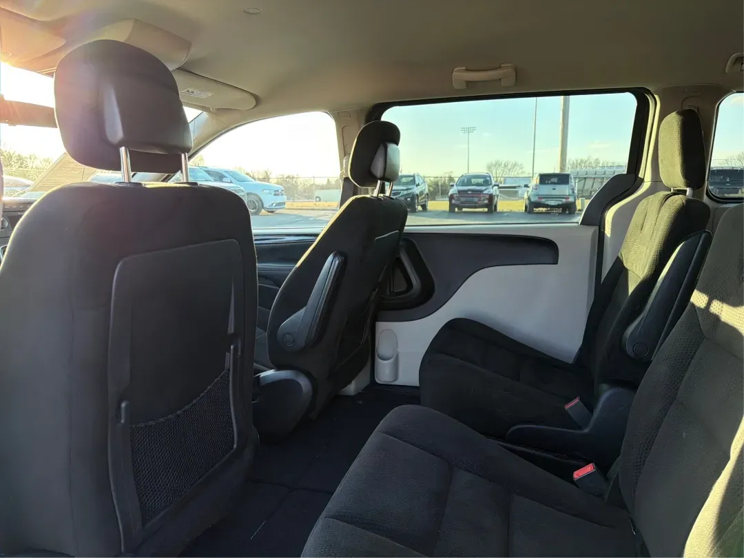 2016 Dodge Grand Caravan American Value Pkg (2C4RDGBG7GR) with an Pentastar 3.6L V-6 DOHC engine, located at 4508 South Dixie Dr, Moraine, OH, 45439, (937) 908-9800, 39.689976, -84.218452 - **Discover the Freedom of Family Adventures with the 2016 Dodge Grand Caravan at Advantage Car and Credit - Moraine!**<br /> <br /> Are you ready to transform your family outings into unforgettable adventures? The 2016 Dodge Grand Caravan is the perfect companion for busy parents, spacious enough to - Photo#10