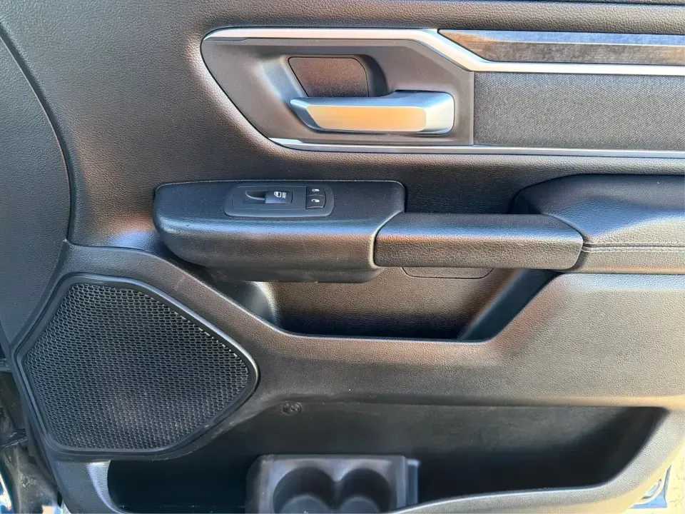 2019 Ram 1500 Big Horn/Lone Star Crew Cab 4x4 5'7 Box (1C6SRFFT2KN) with an 5.7L V8 OHV 16V engine, 8A transmission, located at 1951 S Dayton Lakeview Rd., New Carlisle, OH, 45344, (937) 908-9800, 39.890999, -84.050255 - **Experience the Ultimate Adventure with the 2019 Ram 1500 Big Horn/Lone Star Crew Cab 4x4!**<br /> <br /> If you're searching for a truck that seamlessly blends rugged capability with everyday practicality, look no further than the 2019 Ram 1500 Big Horn/Lone Star Crew Cab 4x4, available now at Adv - Photo#19