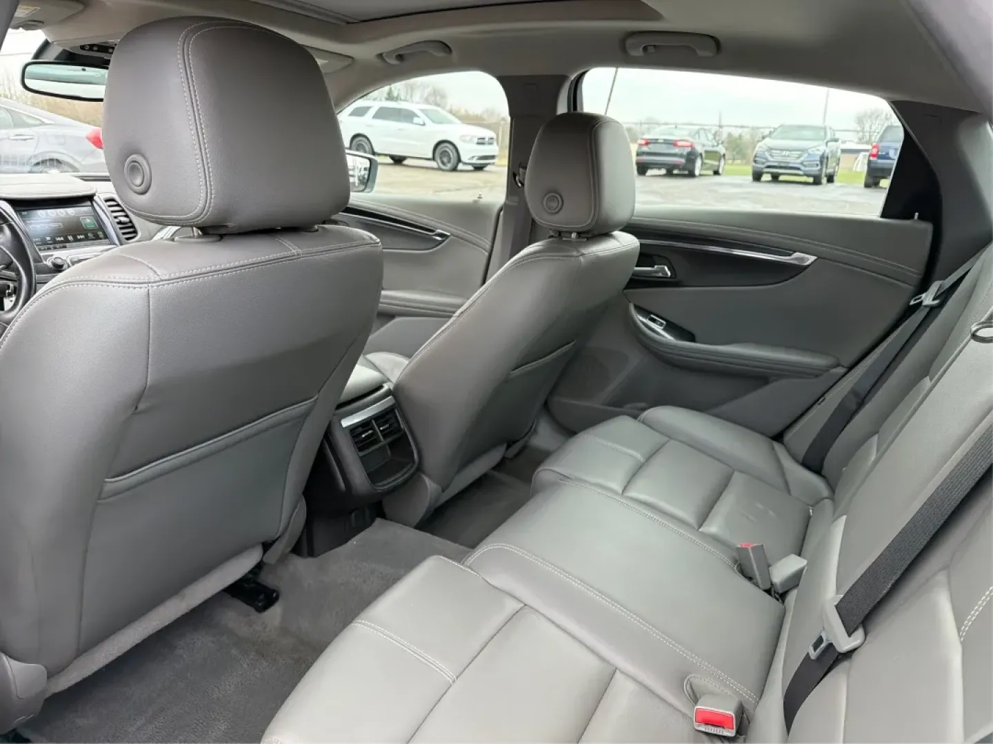 2016 Chevrolet Impala 2LT (2G1115S34G9) with an 3.6L V-6 gasoline direct injection engine, located at 1184 Kauffman Ave, Fairborn, OH, 45324, (937) 908-9800, 39.807072, -84.030914 - **Elevate Your Daily Drive with the 2016 Chevrolet Impala 2LT at Advantage Car and Credit - Fairborn!**<br /> <br /> Are you in search of a sedan that not only meets your daily commuting needs but also enhances your lifestyle? Look no further than this stunning 2016 Chevrolet Impala 2LT, available a - Photo#10