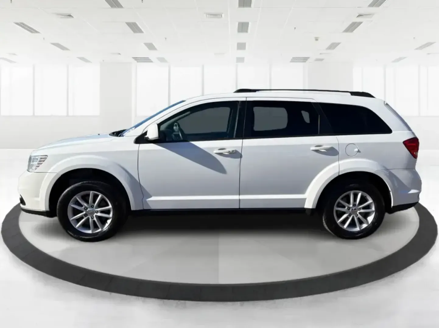 2016 Dodge Journey SXT (3C4PDCBG8GT) with an 3.6L V6 DOHC 24V engine, 4A transmission, located at 401 Woodman Dr, Riverside, OH, 45431, (937) 908-9800, 39.760899, -84.123421 - **Unleash Your Adventurous Spirit with the 2016 Dodge Journey SXT A Perfect SUV for Family Escapades!**<br /> <br /> Are you a growing family looking for the ideal vehicle to accommodate your lifestyle? Or perhaps you need a reliable SUV that excels in both daily commutes and weekend adventures? Lo - Photo#5