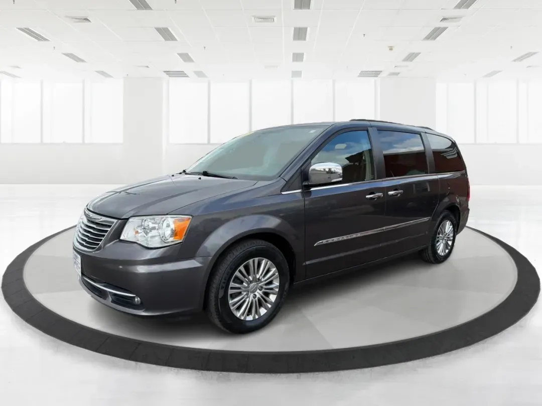 2016 Chrysler Town and Country Touring-L Anniversary Edition (2C4RC1CG8GR) with an Pentastar 3.6L V-6 DOHC engine, located at 401 Woodman Dr, Riverside, OH, 45431, (937) 908-9800, 39.760899, -84.123421 - Experience the ultimate in family-friendly transportation with the 2016 Chrysler Town and Country, available now at Advantage Car and Credit in Riverside, OH! This exceptional passenger van is perfect for those seeking both versatility and comfort, making it an ideal choice for growing families, w - Photo#8