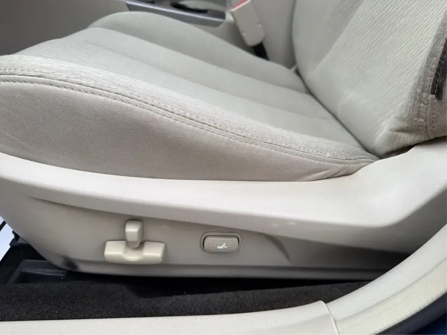 2011 Subaru Outback 2.5i Premium (4S4BRBCC0B3) with an 2.5L H-4 variable valve control engine, Continuously Variable Transmisson transmission, located at 1951 S Dayton Lakeview Rd., New Carlisle, OH, 45344, (937) 908-9800, 39.890999, -84.050255 - **Adventure Awaits with the 2011 Subaru Outback 2.5i Premium at Advantage Car and Credit - Riverside!**<br /> <br /> Are you ready to elevate your lifestyle with the perfect blend of versatility and reliability? Whether you're planning weekend getaways, daily commutes, or simply need a dependable fa - Photo#17