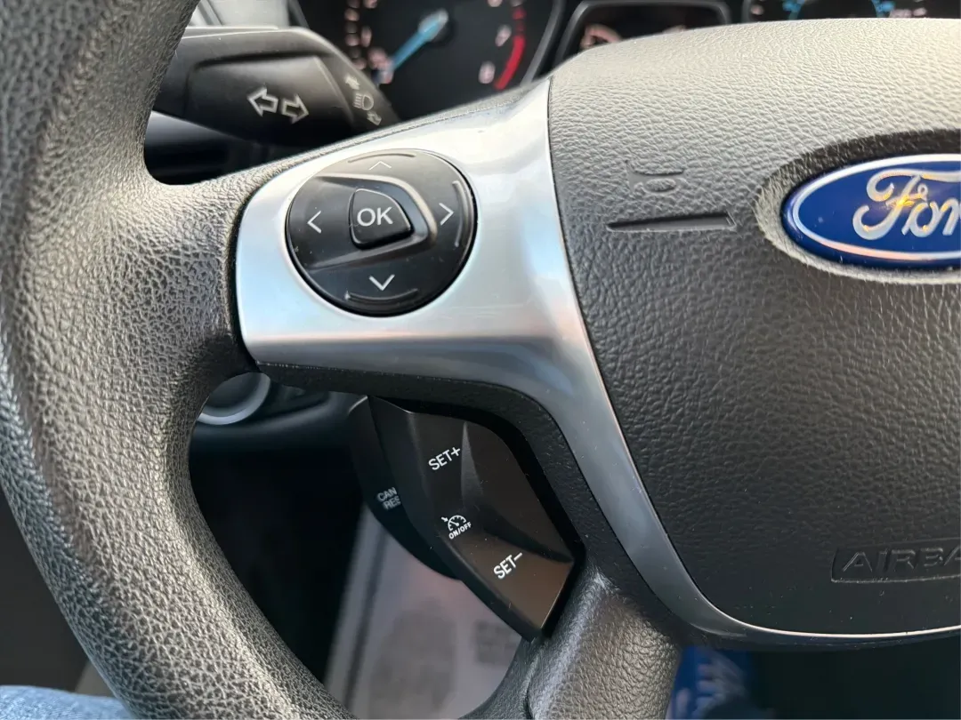 2015 Ford Escape SE (1FMCU0G93FU) with an Other engine, located at 4508 South Dixie Dr, Moraine, OH, 45439, (937) 908-9800, 39.689976, -84.218452 - Are you looking for a vehicle that perfectly balances style, comfort, and functionality for your next family road trip or daily commute? Look no further than this stunning 2015 Ford Escape SE, available now at Advantage Car and Credit in Moraine, OH! This versatile SUV is designed to meet the demand - Photo#16