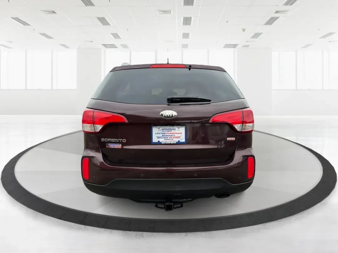 2014 Kia Sorento LX (5XYKTDA63EG) with an 2.4L I-4 gasoline direct injection engine, located at 1184 Kauffman Ave, Fairborn, OH, 45324, (937) 908-9800, 39.807072, -84.030914 - ### Discover Adventure with the 2014 Kia Sorento LX at Advantage Car and Credit<br /> <br /> Are you ready to elevate your family outings, weekend adventures, or daily commutes? The 2014 Kia Sorento LX is the perfect SUV to match your dynamic lifestyle, offering practicality without sacrificing styl - Photo#3
