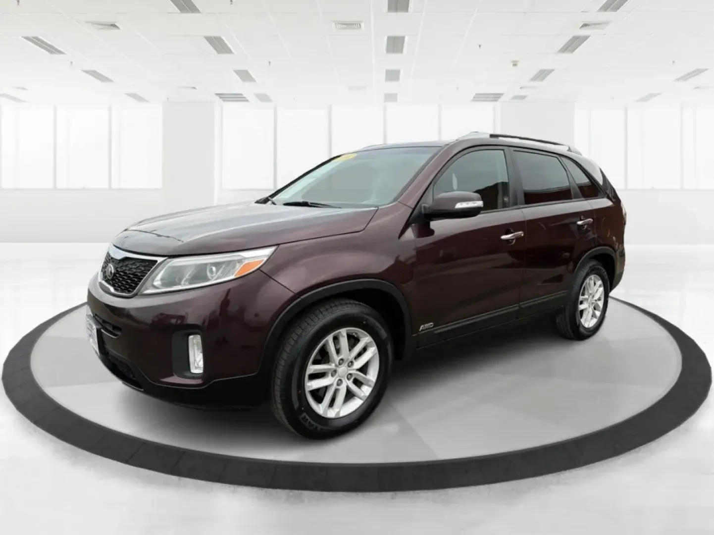 2014 Kia Sorento LX (5XYKTDA63EG) with an 2.4L I-4 gasoline direct injection engine, 6-Speed Automatic transmission, located at 1184 Kauffman Ave, Fairborn, OH, 45324, (937) 908-9800, 39.807072, -84.030914 - ### Discover Adventure with the 2014 Kia Sorento LX at Advantage Car and Credit<br /> <br /> Are you ready to elevate your family outings, weekend adventures, or daily commutes? The 2014 Kia Sorento LX is the perfect SUV to match your dynamic lifestyle, offering practicality without sacrificing styl - Photo#8