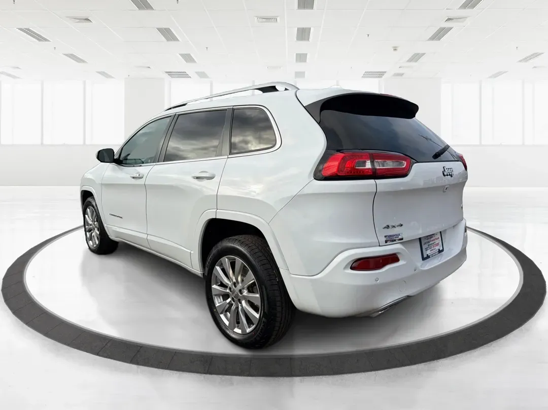 2017 Jeep Cherokee Overland 4x4 (1C4PJMJS9HW) with an Pentastar 3.2L V-6 DOHC engine, located at 8750 N County Rd 25A, Piqua, OH, 45356, (937) 908-9800, 40.164391, -84.232513 - Looking for the perfect vehicle to elevate your family adventures or make daily commutes a breeze? Look no further than this stunning 2017 Jeep Cherokee Overland 4x4, available now at Advantage Car and Credit Piqua. With the versatile blend of a comfortable sport utility design and advanced feature - Photo#4