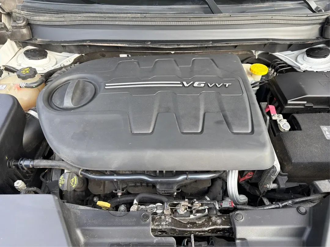 2017 Jeep Cherokee Overland 4x4 (1C4PJMJS9HW) with an Pentastar 3.2L V-6 DOHC engine, located at 8750 N County Rd 25A, Piqua, OH, 45356, (937) 908-9800, 40.164391, -84.232513 - Looking for the perfect vehicle to elevate your family adventures or make daily commutes a breeze? Look no further than this stunning 2017 Jeep Cherokee Overland 4x4, available now at Advantage Car and Credit Piqua. With the versatile blend of a comfortable sport utility design and advanced feature - Photo#11