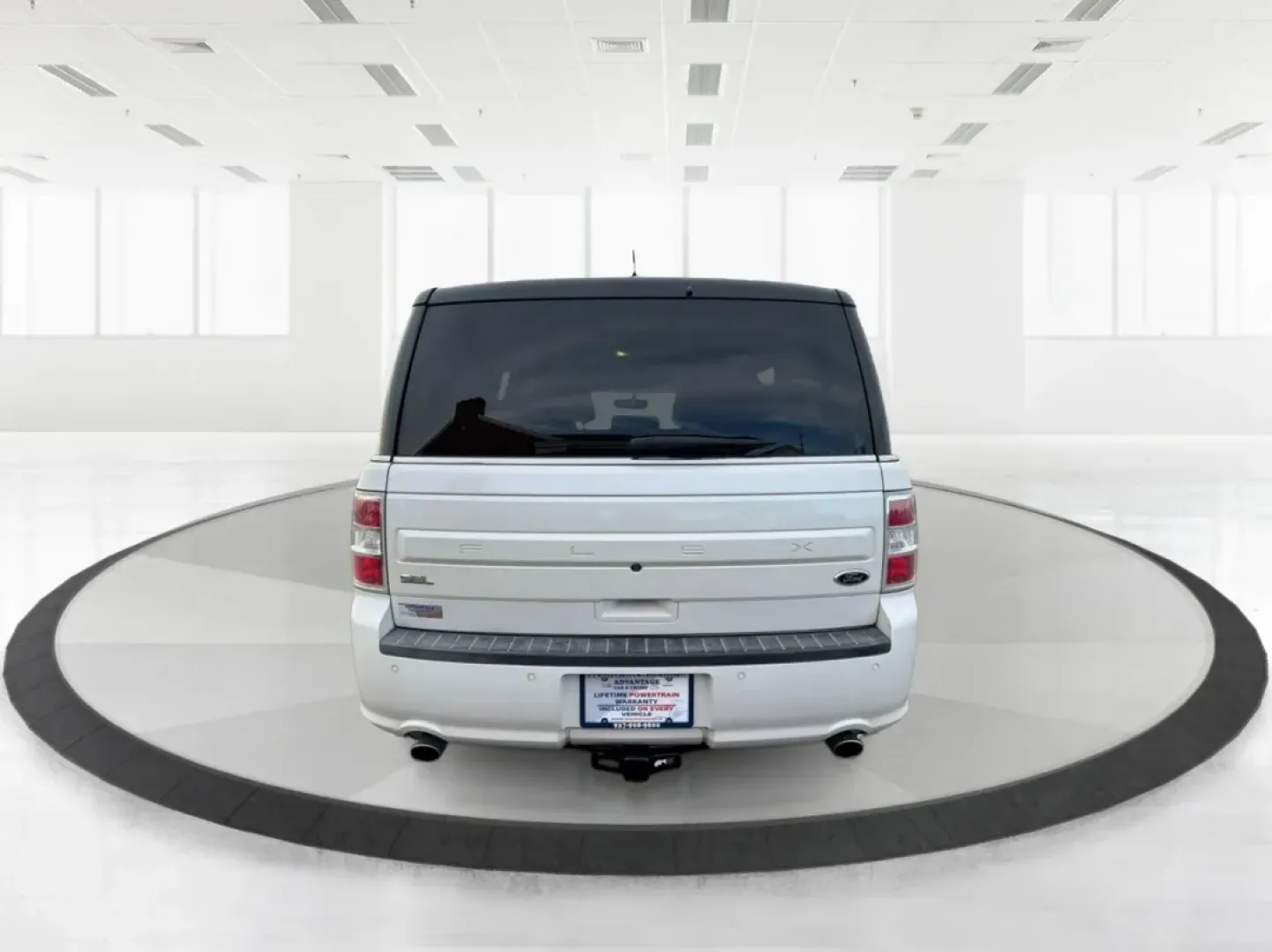 2014 Ford Flex SEL (2FMGK5C83EB) with an 3.5L V-6 DOHC engine, located at 401 Woodman Dr, Riverside, OH, 45431, (937) 908-9800, 39.760899, -84.123421 - **Explore the Open Road with Confidence: 2014 Ford Flex SEL at Advantage Car and Credit**<br /> <br /> Are you searching for the perfect vehicle to accommodate your active lifestyle? Look no further! The 2014 Ford Flex SEL is not just a car; it's a gateway to unforgettable family road trips, weekend - Photo#3