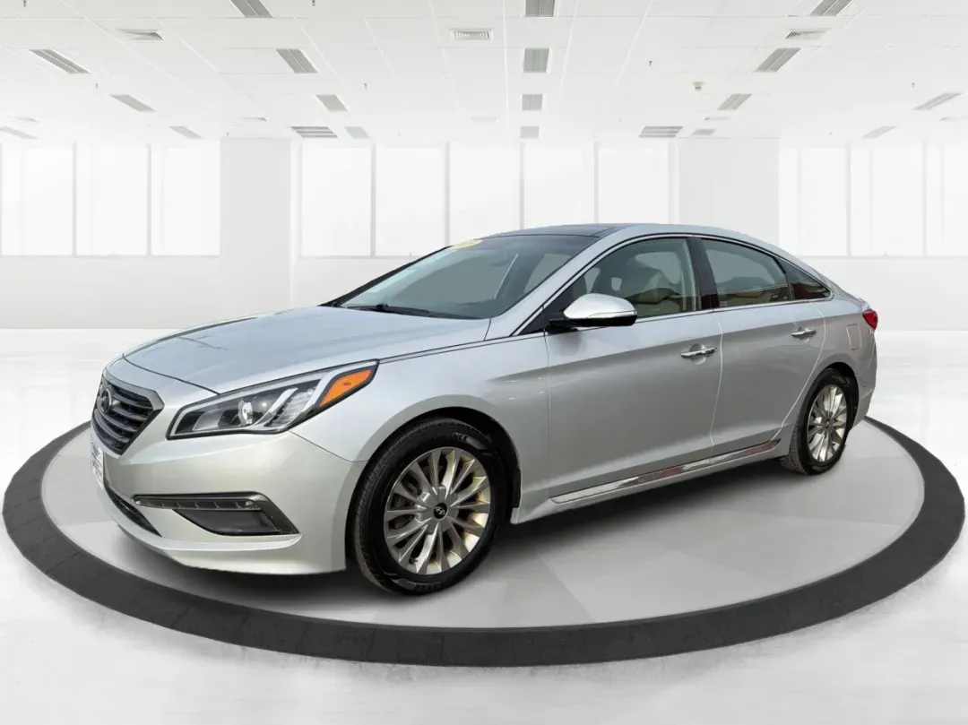 2015 Hyundai Sonata Limited (5NPE34AF8FH) with an 2.4L I-4 gasoline direct injection engine, located at 8750 N County Rd 25A, Piqua, OH, 45356, (937) 908-9800, 40.164391, -84.232513 - Are you in the market for a dependable vehicle that perfectly balances comfort, style, and performance? Look no further than the 2015 Hyundai Sonata Limited, available now at Advantage Car and Credit - Piqua. Whether you're commuting to work, running errands around town, or planning a family road tr - Photo#8