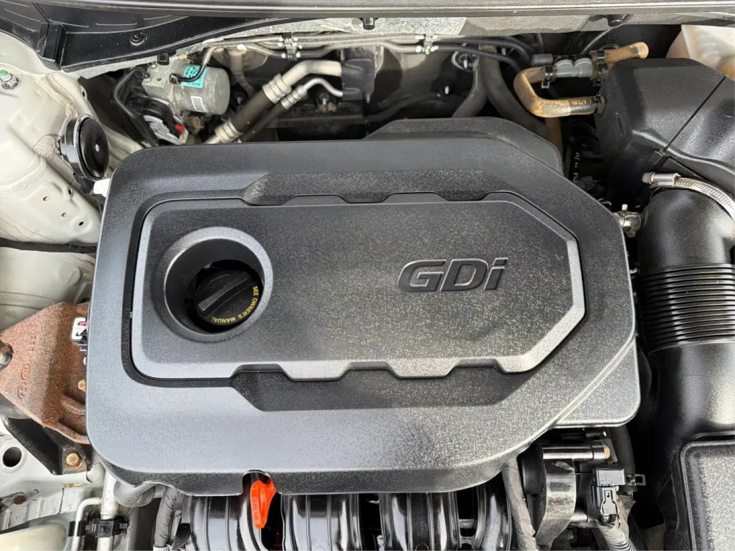 2015 Hyundai Sonata Limited (5NPE34AF8FH) with an 2.4L I-4 gasoline direct injection engine, 6-Speed Automatic transmission, located at 8750 N County Rd 25A, Piqua, OH, 45356, (937) 908-9800, 40.164391, -84.232513 - Are you in the market for a dependable vehicle that perfectly balances comfort, style, and performance? Look no further than the 2015 Hyundai Sonata Limited, available now at Advantage Car and Credit - Piqua. Whether you're commuting to work, running errands around town, or planning a family road tr - Photo#11