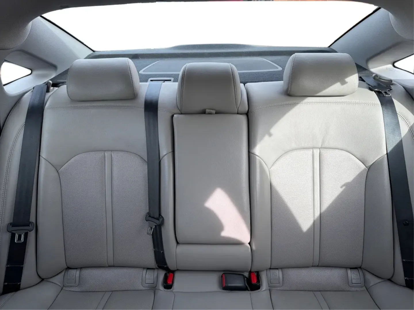 2015 Hyundai Sonata Limited (5NPE34AF8FH) with an 2.4L I-4 gasoline direct injection engine, 6-Speed Automatic transmission, located at 8750 N County Rd 25A, Piqua, OH, 45356, (937) 908-9800, 40.164391, -84.232513 - Are you in the market for a dependable vehicle that perfectly balances comfort, style, and performance? Look no further than the 2015 Hyundai Sonata Limited, available now at Advantage Car and Credit - Piqua. Whether you're commuting to work, running errands around town, or planning a family road tr - Photo#14