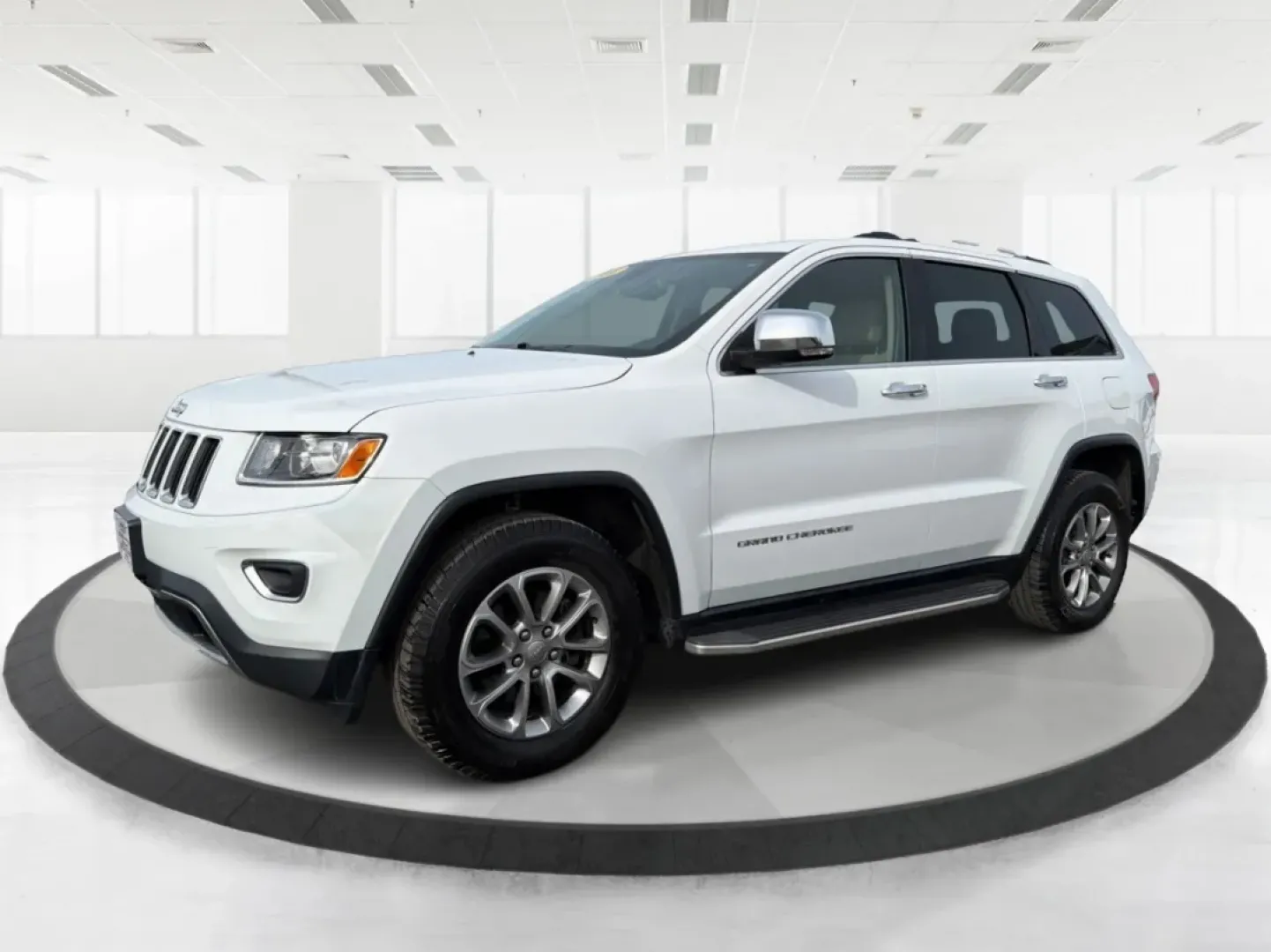 2016 Jeep Grand Cherokee Limited (1C4RJFBG8GC) with an Other engine, located at 8750 N County Rd 25A, Piqua, OH, 45356, (937) 908-9800, 40.164391, -84.232513 - Discover the ultimate blend of luxury and capability with this stunning 2016 Jeep Grand Cherokee Limited, now available at Advantage Car and Credit - Piqua! Perfect for those who crave adventure while needing a reliable vehicle for daily commuting or weekend family outings, this SUV is designed to e - Photo#8