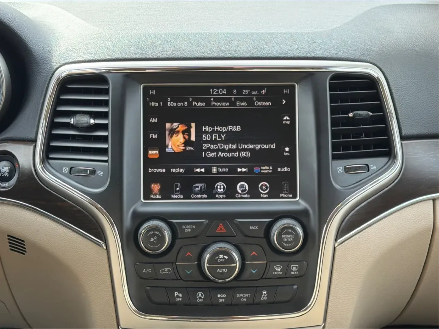 2016 Jeep Grand Cherokee Limited (1C4RJFBG8GC) with an Other engine, located at 8750 N County Rd 25A, Piqua, OH, 45356, (937) 908-9800, 40.164391, -84.232513 - Discover the ultimate blend of luxury and capability with this stunning 2016 Jeep Grand Cherokee Limited, now available at Advantage Car and Credit - Piqua! Perfect for those who crave adventure while needing a reliable vehicle for daily commuting or weekend family outings, this SUV is designed to e - Photo#13