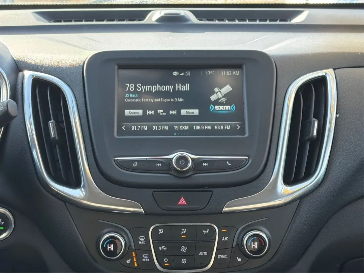 2018 Chevrolet Equinox LT (3GNAXJEV9JL) with an 1.5L I-4 gasoline direct injection engine, 6A transmission, located at 4508 South Dixie Dr, Moraine, OH, 45439, (937) 908-9800, 39.689976, -84.218452 - Experience the perfect balance of style, comfort, and functionality with the 2018 Chevrolet Equinox LT, available now at Advantage Car and Credit in Moraine, OH. This SUV is not just a vehicle; it's your companion for weekend getaways, school runs, and daily commutes. With a spacious interior design - Photo#13