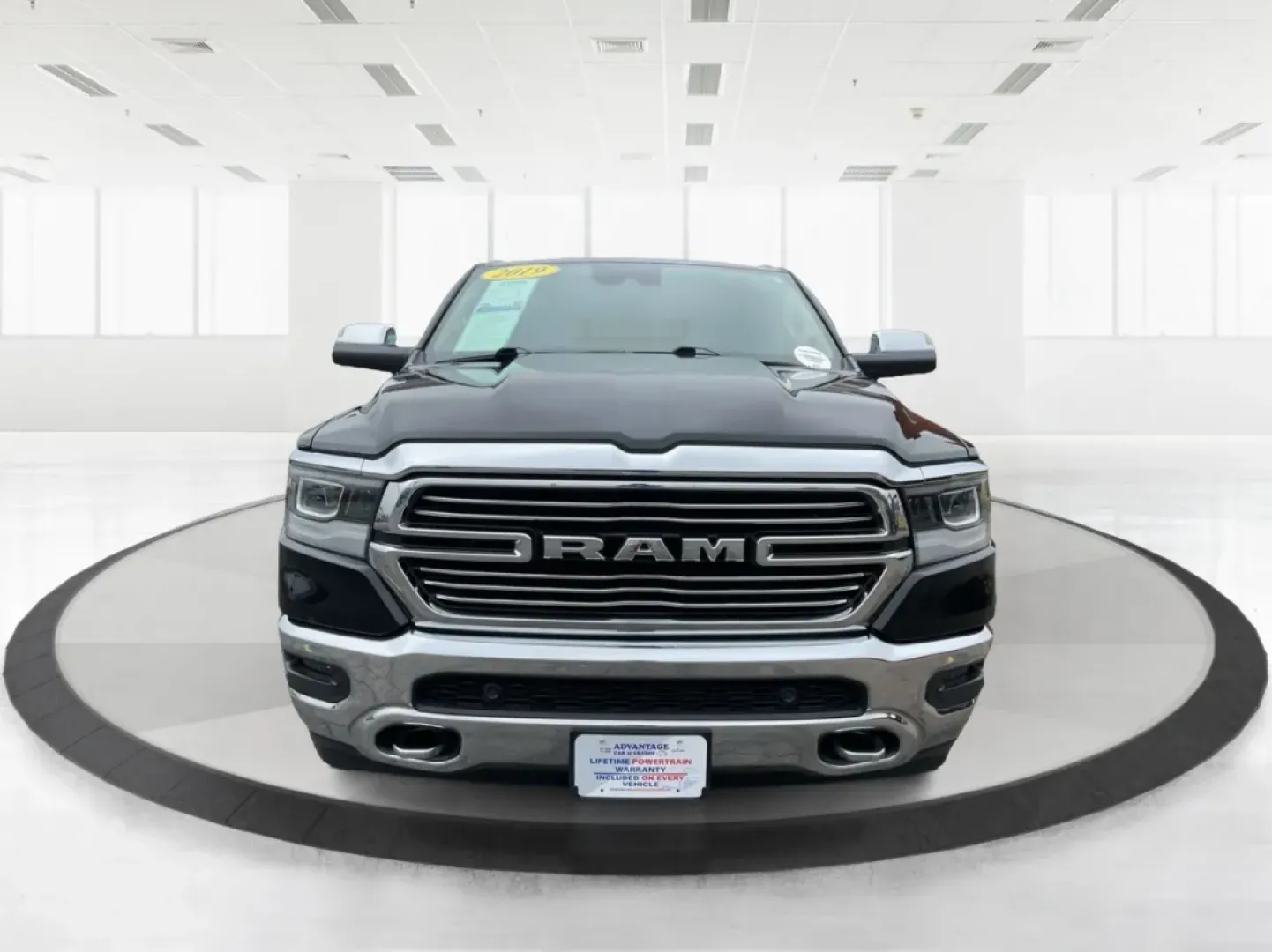2019 Ram 1500 Laramie Crew Cab SWB 4WD (1C6SRFJT5KN) with an 5.7L V8 OHV 16V engine, 8-Speed Automatic transmission, located at 401 Woodman Dr, Riverside, OH, 45431, (937) 908-9800, 39.760899, -84.123421 - **Unleash Your Adventures with the 2019 Ram 1500 Laramie Crew Cab Perfect for Work and Play!**<br /> <br /> Are you ready to elevate your daily driving experience? Look no further than this stunning 2019 Ram 1500 Laramie Crew Cab, a vehicle designed to enhance your lifestyle whether you're commutin - Photo#7