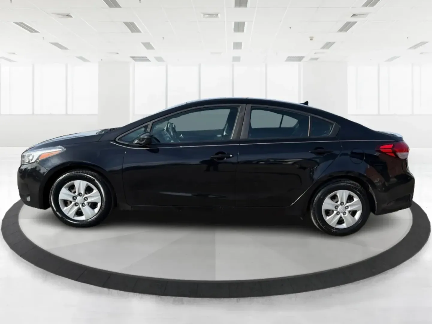 2017 Kia Forte LX (3KPFK4A79HE) with an 2L I-4 DOHC engine, located at 1184 Kauffman Ave, Fairborn, OH, 45324, (937) 908-9800, 39.807072, -84.030914 - Looking for an affordable and reliable vehicle that fits seamlessly into your everyday life? Look no further than the 2017 Kia Forte LX, available now at Advantage Car and Credit in Fairborn, OH. Whether you're commuting to work, shuttling the kids around, or heading out for weekend adventures, this - Photo#5