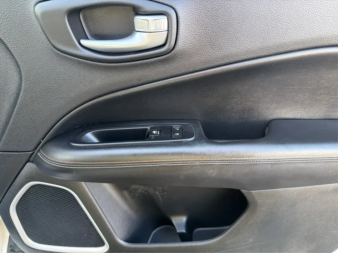 2018 Jeep Compass Latitude 4x4 (3C4NJDBB4JT) with an Other engine, located at 1184 Kauffman Ave, Fairborn, OH, 45324, (937) 908-9800, 39.807072, -84.030914 - Discover the perfect blend of style, reliability, and adventure with the 2018 Jeep Compass Latitude 4x4, now available at Advantage Car and Credit in Fairborn, OH. This rugged yet refined SUV is ideal for weekend warriors and growing families alike, offering the versatility you need for both daily c - Photo#20