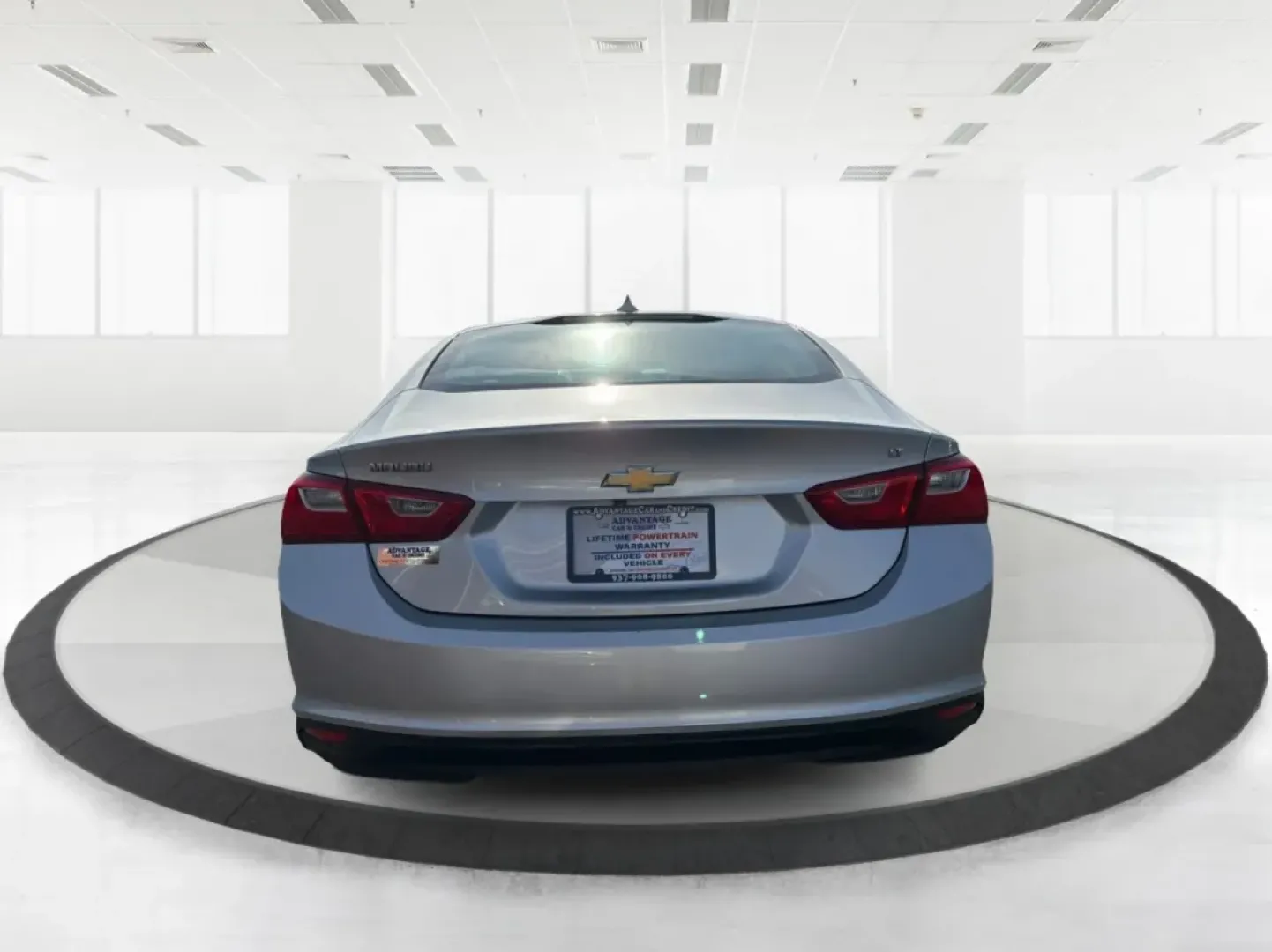 2016 Chevrolet Malibu 1LT (1G1ZE5ST3GF) with an ECOTEC 1.5L I-4 gasoline direct injection engine, located at 401 Woodman Dr, Riverside, OH, 45431, (937) 908-9800, 39.760899, -84.123421 - Discover the perfect blend of style, comfort, and reliability with this stunning 2016 Chevrolet Malibu 1LT, an ideal choice for budget-conscious buyers and families looking for a dependable daily driver. With its roomy interior and impressive fuel efficiency, this sedan not only excels at getting yo - Photo#3