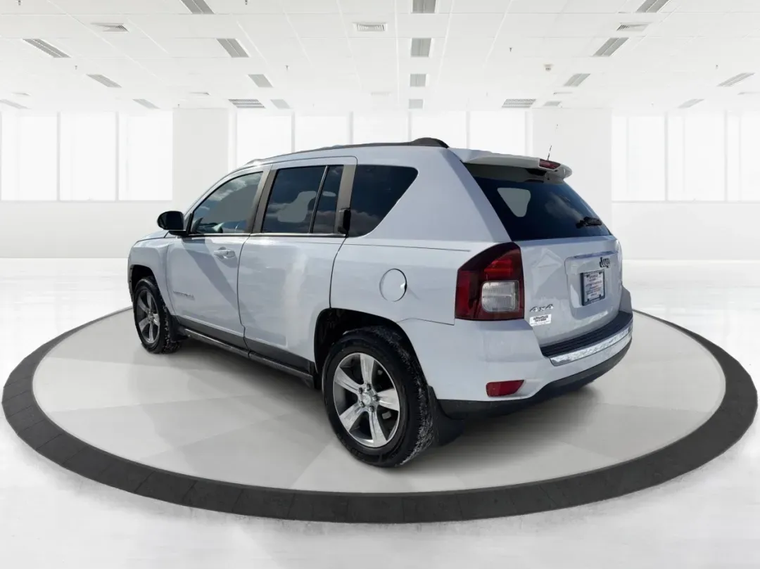 2016 Jeep Compass High Altitude Edition (1C4NJDEB4GD) with an 2.4L I-4 DOHC engine, located at 4508 South Dixie Dr, Moraine, OH, 45439, (937) 908-9800, 39.689976, -84.218452 - ### Get Ready for Your Next Adventure with the 2016 Jeep Compass High Altitude Edition!<br /> <br /> Are you an adventure seeker or a weekend warrior? The 2016 Jeep Compass High Altitude Edition is the perfect vehicle to elevate your lifestyle! Ideal for those who love hitting the trails or simply r - Photo#4