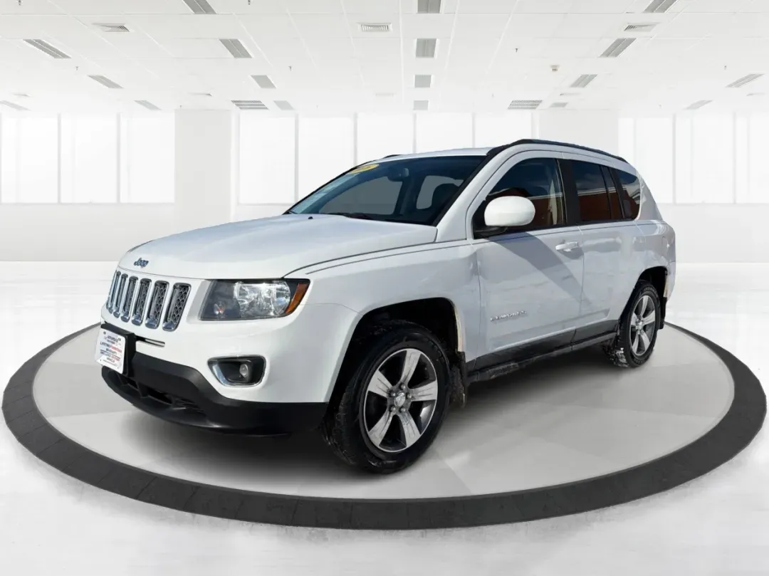 2016 Jeep Compass High Altitude Edition (1C4NJDEB4GD) with an 2.4L I-4 DOHC engine, located at 4508 South Dixie Dr, Moraine, OH, 45439, (937) 908-9800, 39.689976, -84.218452 - ### Get Ready for Your Next Adventure with the 2016 Jeep Compass High Altitude Edition!<br /> <br /> Are you an adventure seeker or a weekend warrior? The 2016 Jeep Compass High Altitude Edition is the perfect vehicle to elevate your lifestyle! Ideal for those who love hitting the trails or simply r - Photo#8