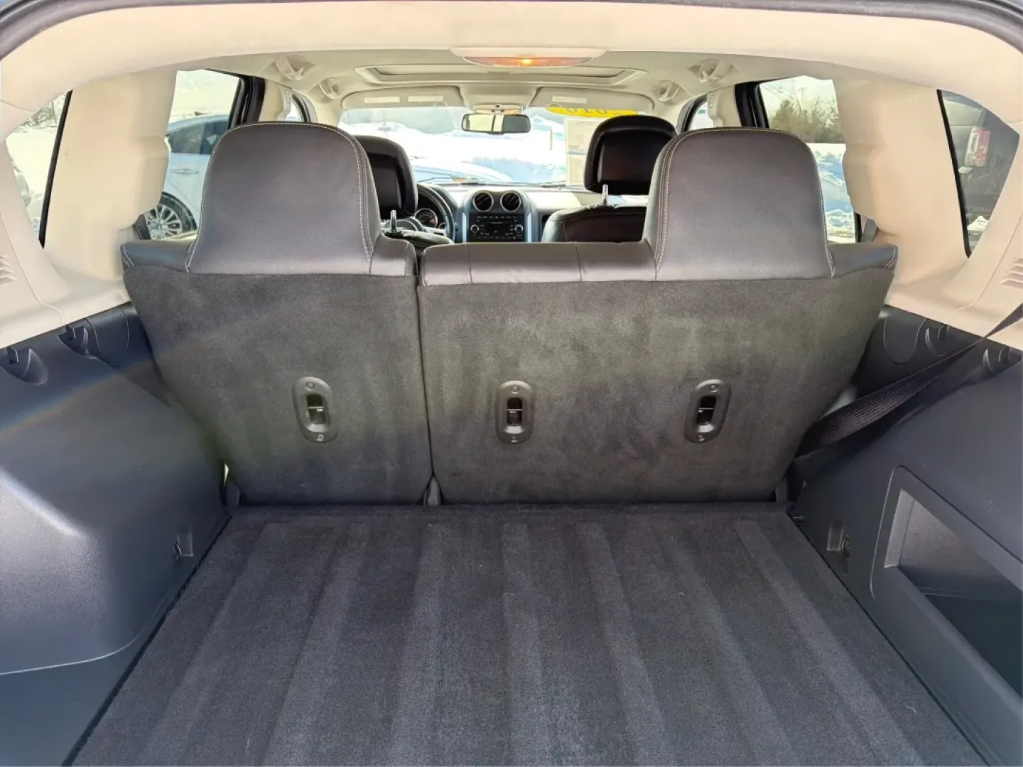 2016 Jeep Compass High Altitude Edition (1C4NJDEB4GD) with an 2.4L I-4 DOHC engine, 6A transmission, located at 4508 South Dixie Dr, Moraine, OH, 45439, (937) 908-9800, 39.689976, -84.218452 - ### Get Ready for Your Next Adventure with the 2016 Jeep Compass High Altitude Edition!<br /> <br /> Are you an adventure seeker or a weekend warrior? The 2016 Jeep Compass High Altitude Edition is the perfect vehicle to elevate your lifestyle! Ideal for those who love hitting the trails or simply r - Photo#12