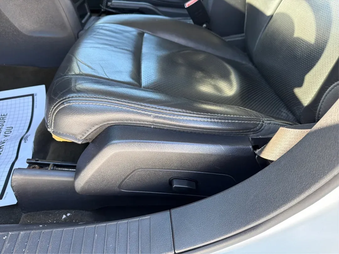 2016 Jeep Compass High Altitude Edition (1C4NJDEB4GD) with an 2.4L I-4 DOHC engine, located at 4508 South Dixie Dr, Moraine, OH, 45439, (937) 908-9800, 39.689976, -84.218452 - ### Get Ready for Your Next Adventure with the 2016 Jeep Compass High Altitude Edition!<br /> <br /> Are you an adventure seeker or a weekend warrior? The 2016 Jeep Compass High Altitude Edition is the perfect vehicle to elevate your lifestyle! Ideal for those who love hitting the trails or simply r - Photo#17