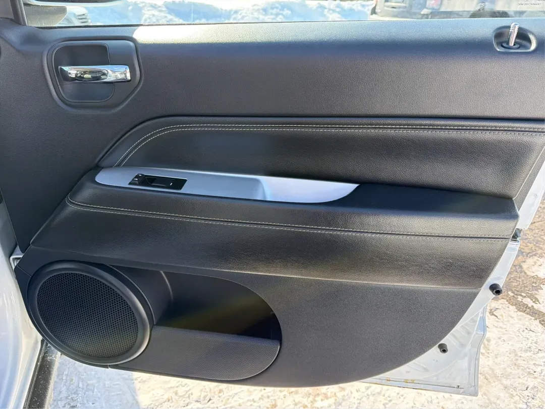 2016 Jeep Compass High Altitude Edition (1C4NJDEB4GD) with an 2.4L I-4 DOHC engine, located at 4508 South Dixie Dr, Moraine, OH, 45439, (937) 908-9800, 39.689976, -84.218452 - ### Get Ready for Your Next Adventure with the 2016 Jeep Compass High Altitude Edition!<br /> <br /> Are you an adventure seeker or a weekend warrior? The 2016 Jeep Compass High Altitude Edition is the perfect vehicle to elevate your lifestyle! Ideal for those who love hitting the trails or simply r - Photo#19