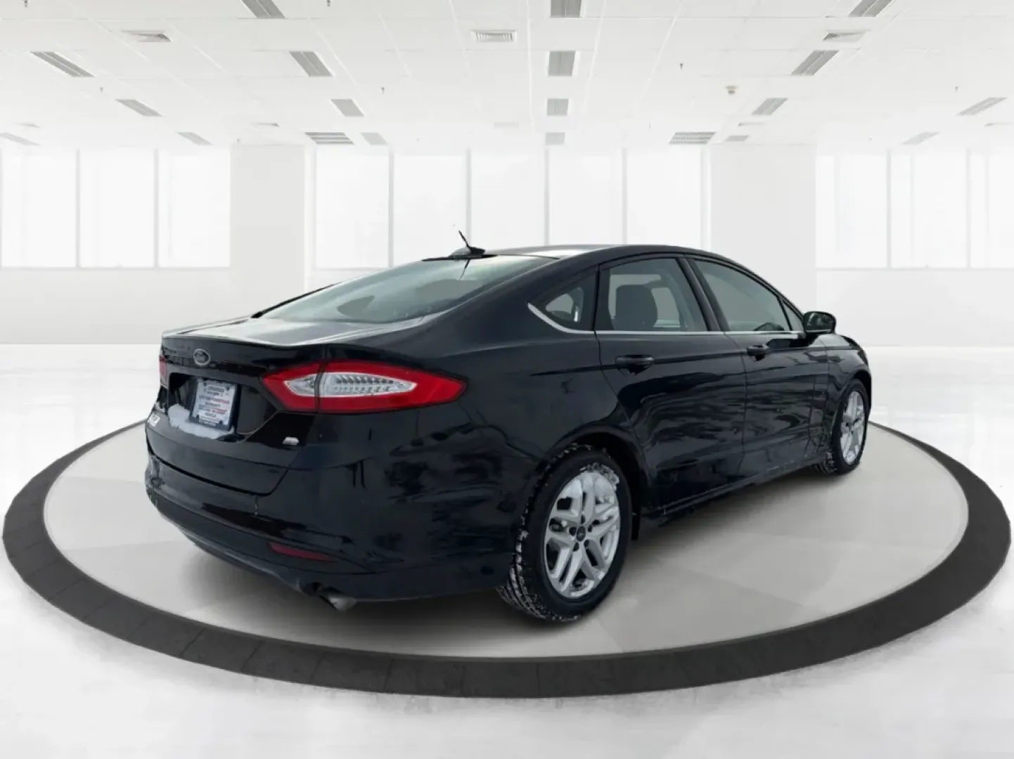2015 Ford Fusion SE (3FA6P0H78FR) with an 2.5L L4 DOHC 16V engine, Automatic transmission, located at 4508 South Dixie Dr, Moraine, OH, 45439, (937) 908-9800, 39.689976, -84.218452 - Discover the perfect blend of style, comfort, and reliability with this stunning 2015 Ford Fusion SE, available now at Advantage Car and Credit in Moraine, OH! Whether you're commuting to work, shuttling kids to school, or embarking on weekend adventures, this sleek sedan is designed to fit seamless - Photo#2
