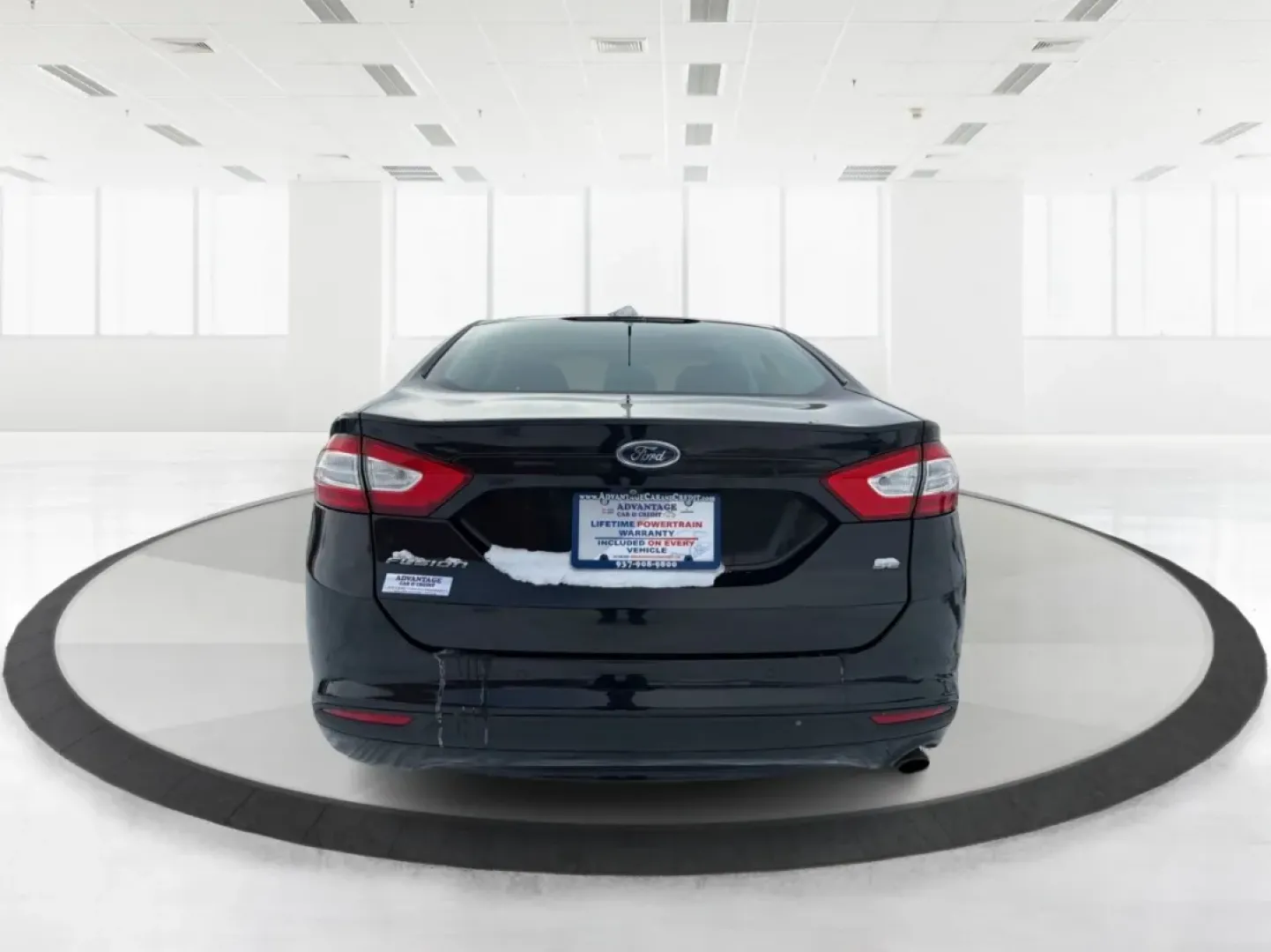 2015 Ford Fusion SE (3FA6P0H78FR) with an 2.5L L4 DOHC 16V engine, Automatic transmission, located at 4508 South Dixie Dr, Moraine, OH, 45439, (937) 908-9800, 39.689976, -84.218452 - Discover the perfect blend of style, comfort, and reliability with this stunning 2015 Ford Fusion SE, available now at Advantage Car and Credit in Moraine, OH! Whether you're commuting to work, shuttling kids to school, or embarking on weekend adventures, this sleek sedan is designed to fit seamless - Photo#3