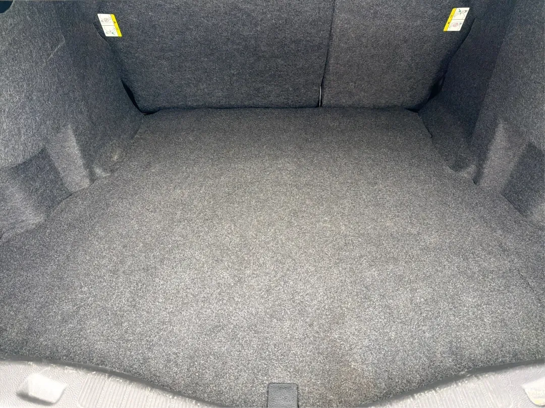 2015 Ford Fusion SE (3FA6P0H78FR) with an Other engine, located at 4508 South Dixie Dr, Moraine, OH, 45439, (937) 908-9800, 39.689976, -84.218452 - Discover the perfect blend of style, comfort, and reliability with this stunning 2015 Ford Fusion SE, available now at Advantage Car and Credit in Moraine, OH! Whether you're commuting to work, shuttling kids to school, or embarking on weekend adventures, this sleek sedan is designed to fit seamless - Photo#11