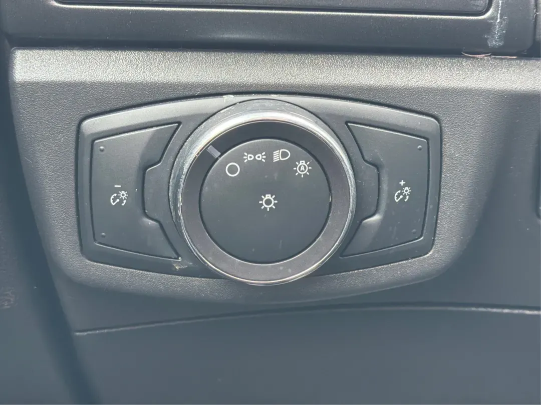 2015 Ford Fusion SE (3FA6P0H78FR) with an Other engine, located at 4508 South Dixie Dr, Moraine, OH, 45439, (937) 908-9800, 39.689976, -84.218452 - Discover the perfect blend of style, comfort, and reliability with this stunning 2015 Ford Fusion SE, available now at Advantage Car and Credit in Moraine, OH! Whether you're commuting to work, shuttling kids to school, or embarking on weekend adventures, this sleek sedan is designed to fit seamless - Photo#16