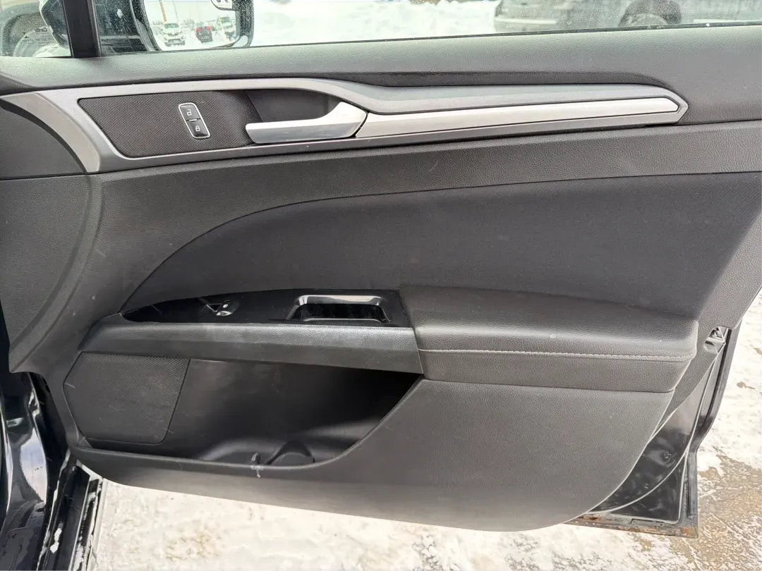 2015 Ford Fusion SE (3FA6P0H78FR) with an Other engine, located at 4508 South Dixie Dr, Moraine, OH, 45439, (937) 908-9800, 39.689976, -84.218452 - Discover the perfect blend of style, comfort, and reliability with this stunning 2015 Ford Fusion SE, available now at Advantage Car and Credit in Moraine, OH! Whether you're commuting to work, shuttling kids to school, or embarking on weekend adventures, this sleek sedan is designed to fit seamless - Photo#19