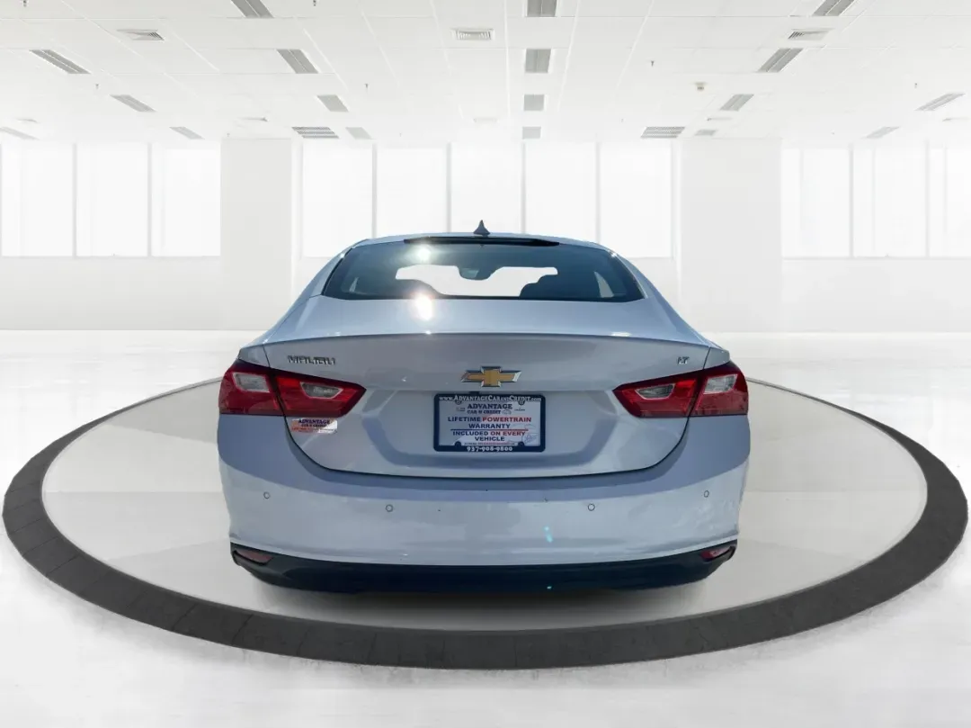 2016 Chevrolet Malibu 1LT (1G1ZE5ST6GF) with an ECOTEC 1.5L I-4 gasoline direct injection engine, located at 401 Woodman Dr, Riverside, OH, 45431, (937) 908-9800, 39.760899, -84.123421 - **Elevate Your Commute with the Exceptional 2016 Chevrolet Malibu 1LT** <br /> <br /> Are you searching for a reliable sedan that balances style, comfort, and performance? Look no further than the 2016 Chevrolet Malibu 1LT, available at Advantage Car and Credit in Riverside, OH. Perfect for both you - Photo#3