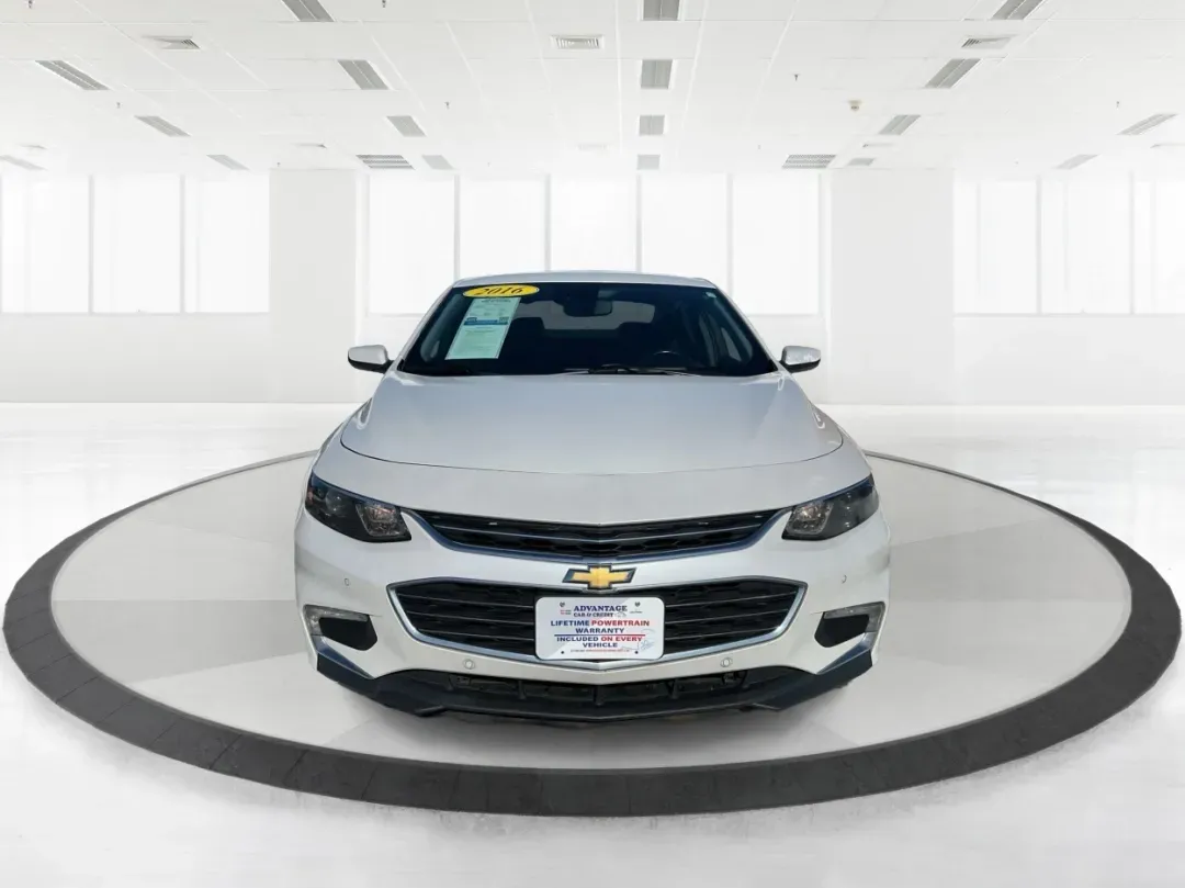 2016 Chevrolet Malibu 1LT (1G1ZE5ST6GF) with an ECOTEC 1.5L I-4 gasoline direct injection engine, located at 401 Woodman Dr, Riverside, OH, 45431, (937) 908-9800, 39.760899, -84.123421 - **Elevate Your Commute with the Exceptional 2016 Chevrolet Malibu 1LT** <br /> <br /> Are you searching for a reliable sedan that balances style, comfort, and performance? Look no further than the 2016 Chevrolet Malibu 1LT, available at Advantage Car and Credit in Riverside, OH. Perfect for both you - Photo#7