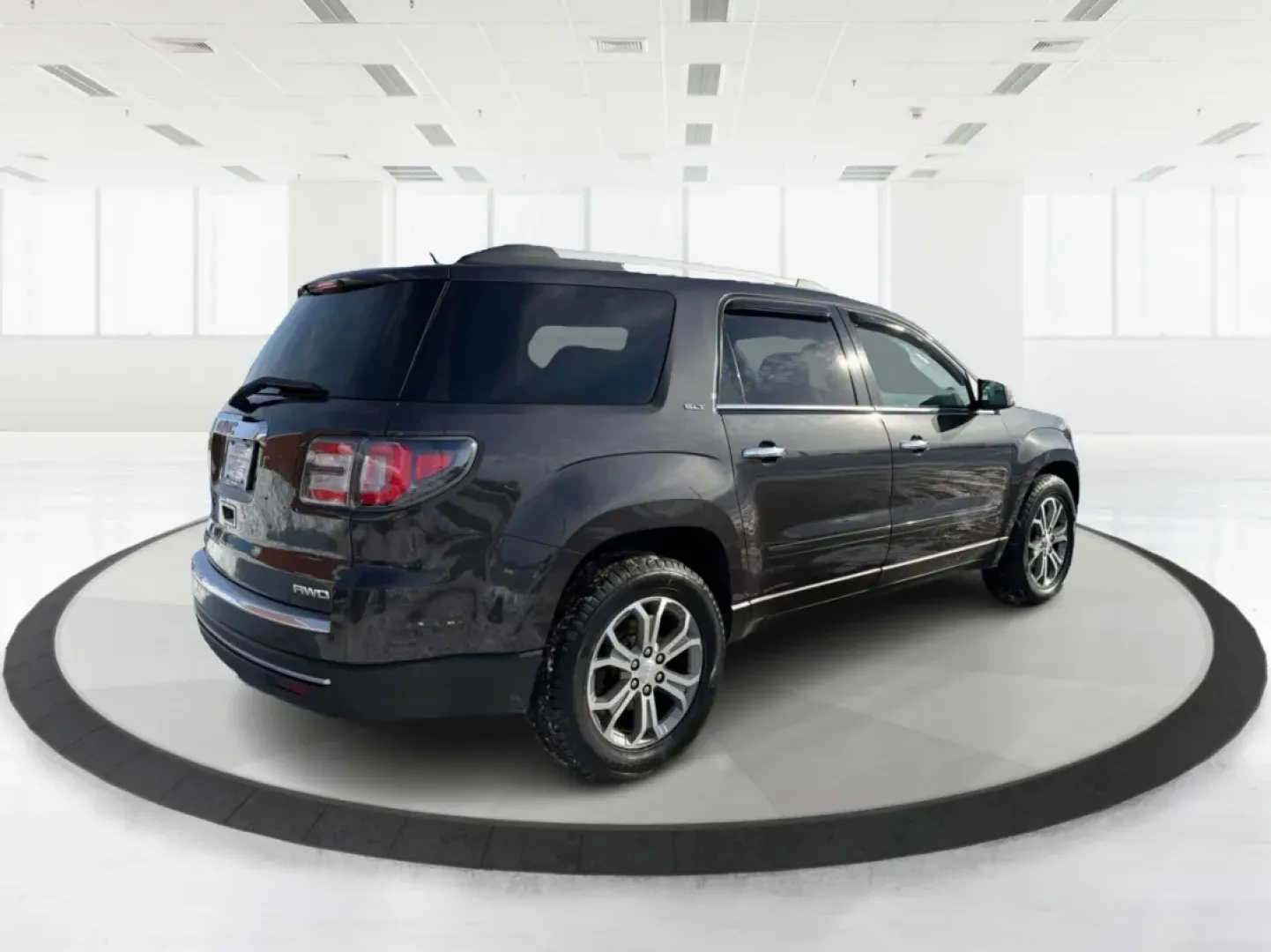 2015 GMC Acadia SLT-1 (1GKKVRKD6FJ) with an 3.6L V-6 gasoline direct injection engine, located at 1230 East Main St, Xenia, OH, 45385, (937) 908-9800, 39.688026, -83.910172 - **Experience Adventure and Comfort with the 2015 GMC Acadia at Advantage Car and Credit - Xenia!**<br /> <br /> Are you searching for the perfect vehicle to accommodate your growing family, make weekend adventures a breeze, or tackle your daily commute with style? Look no further than this stunning - Photo#2