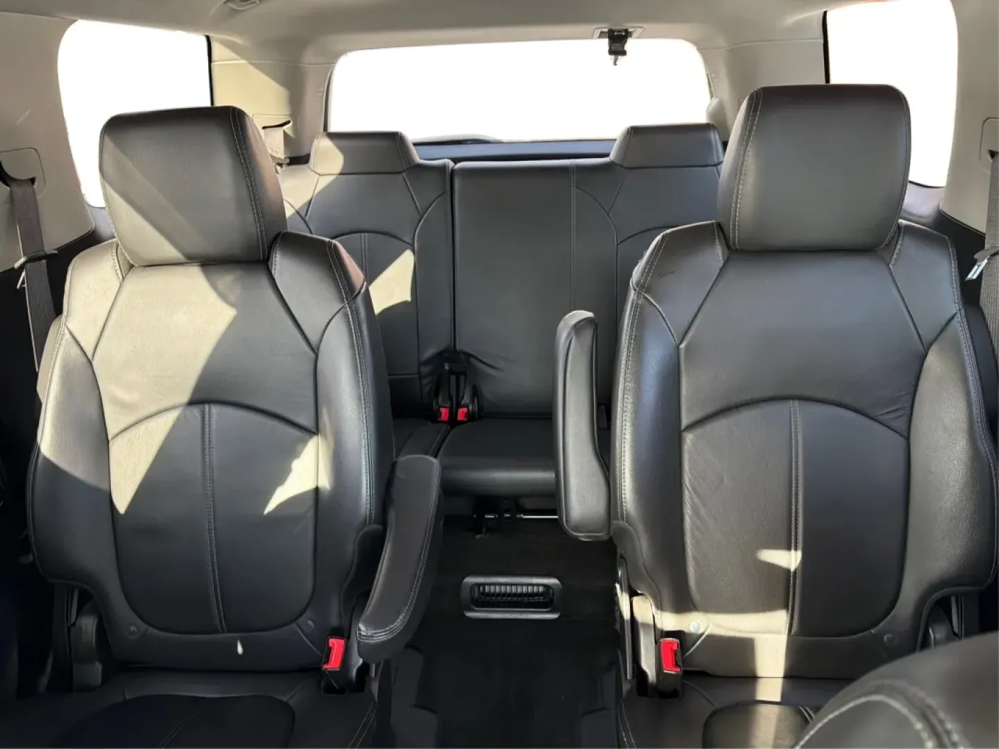 2015 GMC Acadia SLT-1 (1GKKVRKD6FJ) with an 3.6L V-6 gasoline direct injection engine, located at 1230 East Main St, Xenia, OH, 45385, (937) 908-9800, 39.688026, -83.910172 - **Experience Adventure and Comfort with the 2015 GMC Acadia at Advantage Car and Credit - Xenia!**<br /> <br /> Are you searching for the perfect vehicle to accommodate your growing family, make weekend adventures a breeze, or tackle your daily commute with style? Look no further than this stunning - Photo#14