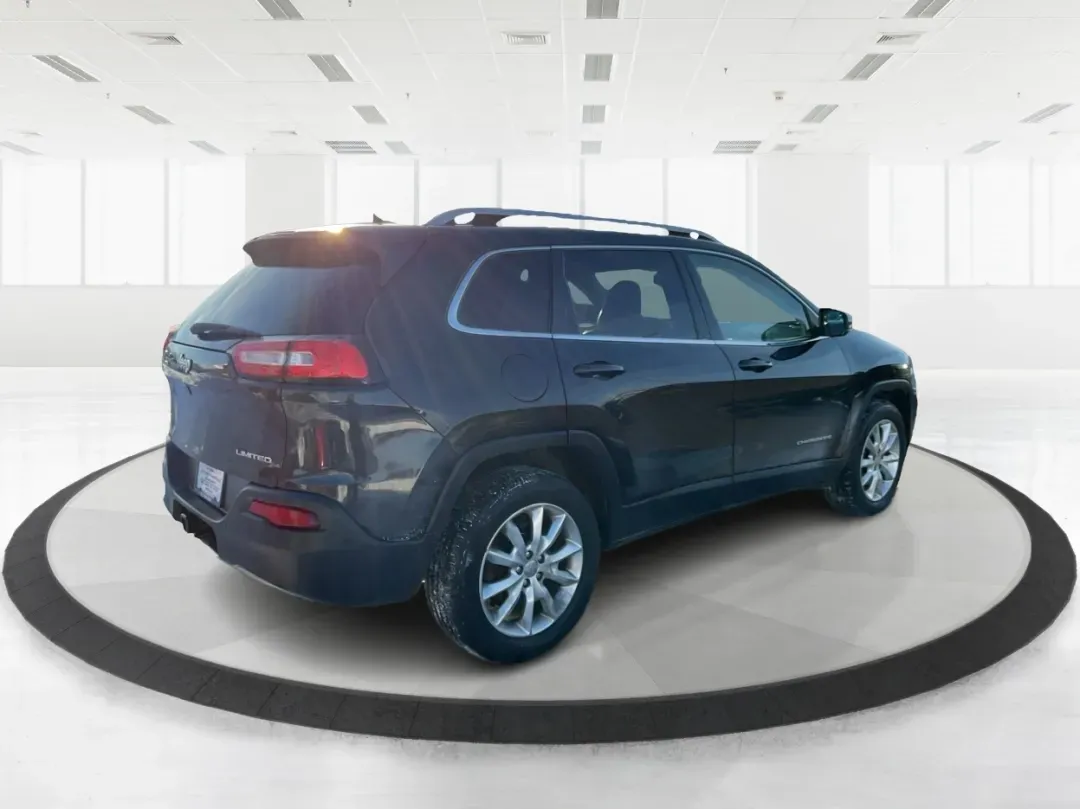2014 Jeep Cherokee Limited (1C4PJMDS5EW) with an Other engine, located at 1099 N County Rd 25A, Troy, OH, 45373, (937) 908-9800, 40.057079, -84.212883 - Discover the perfect blend of versatility and style with the 2014 Jeep Cherokee Limited, now available at Advantage Car and Credit in Troy, OH! Whether you're navigating the daily grind or embarking on weekend adventures, this crossover SUV is designed to enhance your lifestyle, making it an ideal c - Photo#2