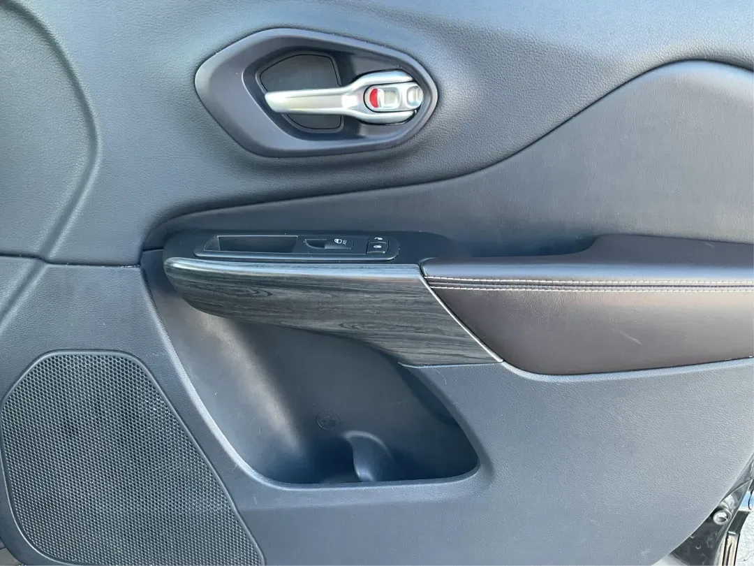 2014 Jeep Cherokee Limited (1C4PJMDS5EW) with an Other engine, located at 1099 N County Rd 25A, Troy, OH, 45373, (937) 908-9800, 40.057079, -84.212883 - Discover the perfect blend of versatility and style with the 2014 Jeep Cherokee Limited, now available at Advantage Car and Credit in Troy, OH! Whether you're navigating the daily grind or embarking on weekend adventures, this crossover SUV is designed to enhance your lifestyle, making it an ideal c - Photo#20