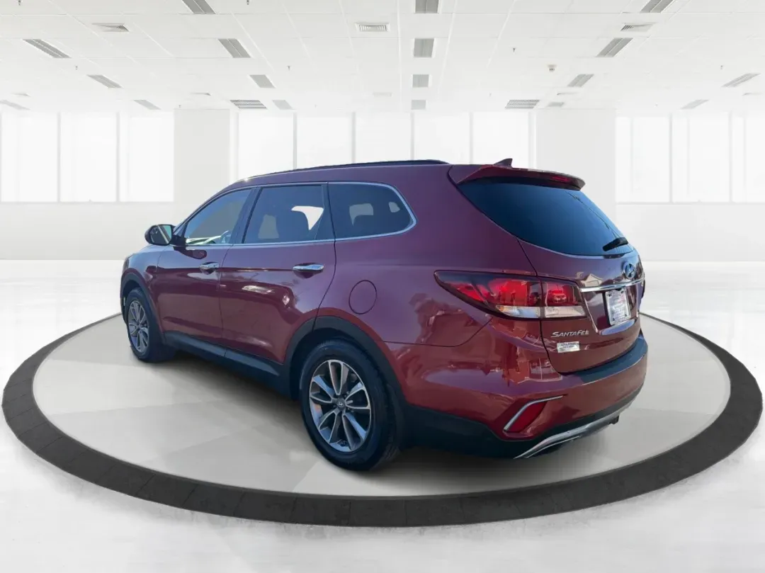 2017 Hyundai Santa Fe SE (KM8SMDHF0HU) with an 3.3L V-6 gasoline direct injection engine, located at 1230 East Main St, Xenia, OH, 45385, (937) 908-9800, 39.688026, -83.910172 - **Adventure Awaits with This 2017 Hyundai Santa Fe SE - Your Ideal Family SUV!**<br /> <br /> Are you on the lookout for a versatile, spacious SUV that can easily accommodate your family's needs? Look no further than this stunning 2017 Hyundai Santa Fe SE, available now at Advantage Car and Credit i - Photo#4