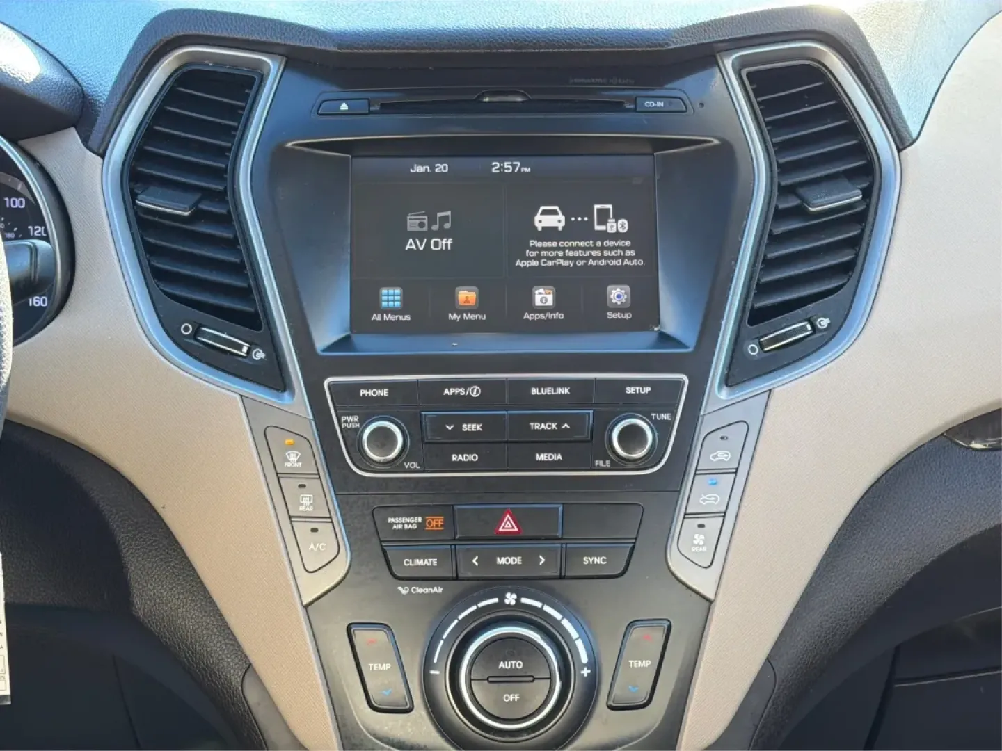 2017 Hyundai Santa Fe SE (KM8SMDHF0HU) with an 3.3L V-6 gasoline direct injection engine, 6A transmission, located at 1230 East Main St, Xenia, OH, 45385, (937) 908-9800, 39.688026, -83.910172 - **Adventure Awaits with This 2017 Hyundai Santa Fe SE - Your Ideal Family SUV!**<br /> <br /> Are you on the lookout for a versatile, spacious SUV that can easily accommodate your family's needs? Look no further than this stunning 2017 Hyundai Santa Fe SE, available now at Advantage Car and Credit i - Photo#13