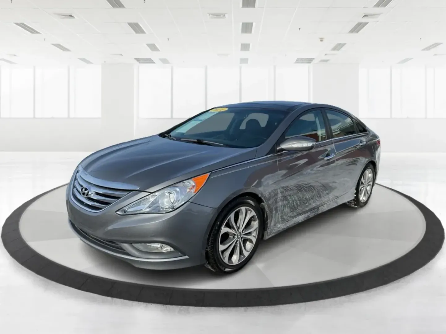 2014 Hyundai Sonata Limited 2.0T (5NPEC4AB3EH) with an 2L I-4 gasoline direct injection engine, 6-Speed Automatic transmission, located at 1951 S Dayton Lakeview Rd., New Carlisle, OH, 45344, (937) 908-9800, 39.890999, -84.050255 - Are you in search of the perfect blend of style, performance, and reliability for your daily commutes or family outings? Look no further! At Advantage Car and Credit in New Carlisle, OH, we proudly present this stunning 2014 Hyundai Sonata Limited 2.0T, a sedan designed for those who appreciate both - Photo#8