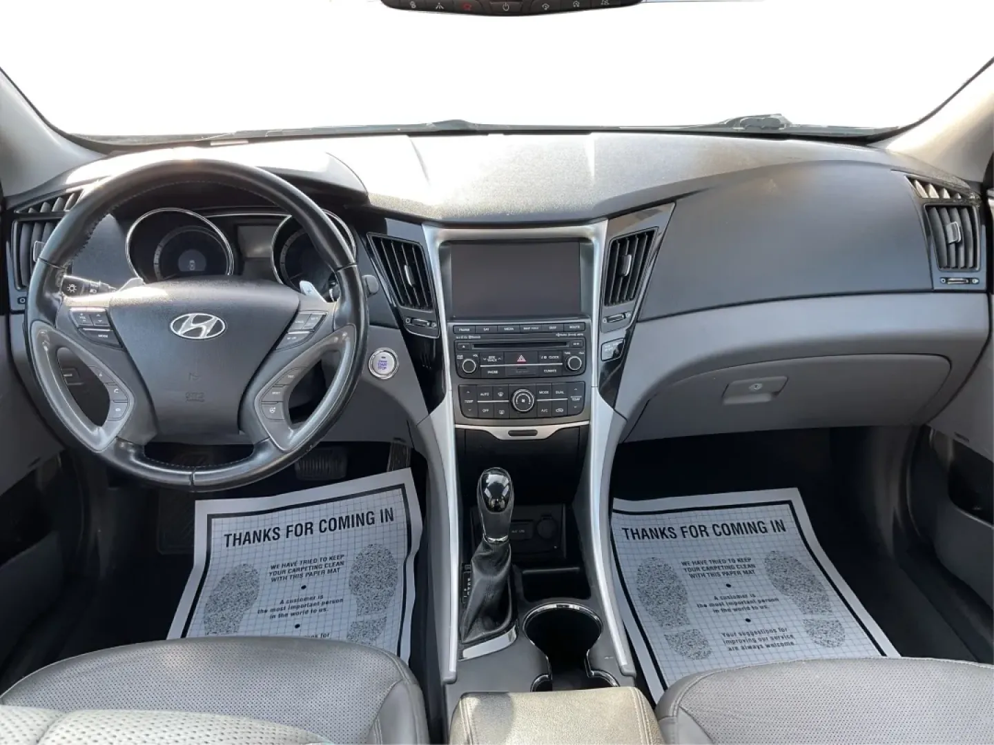 2014 Hyundai Sonata Limited 2.0T (5NPEC4AB3EH) with an 2L I-4 gasoline direct injection engine, 6-Speed Automatic transmission, located at 1951 S Dayton Lakeview Rd., New Carlisle, OH, 45344, (937) 908-9800, 39.890999, -84.050255 - Are you in search of the perfect blend of style, performance, and reliability for your daily commutes or family outings? Look no further! At Advantage Car and Credit in New Carlisle, OH, we proudly present this stunning 2014 Hyundai Sonata Limited 2.0T, a sedan designed for those who appreciate both - Photo#18