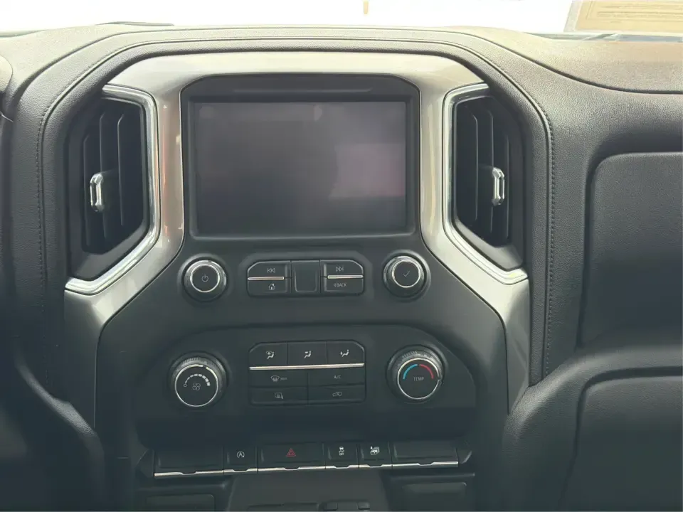 2020 Chevrolet Silverado 1500 4WD Double Cab Standard Bed LT (1GCRYDED6LZ) with an 5.3L V8 OHV 16V engine, 6A transmission, located at 4508 South Dixie Dr, Moraine, OH, 45439, (937) 908-9800, 39.689976, -84.218452 - Are you ready to tackle your next big adventure without breaking the bank? The 2020 Chevrolet Silverado 1500 at Advantage Car and Credit in Piqua, OH, is your ideal companion for weekend getaways, family outings, or simply conquering your daily commute. With its rugged capabilities and comfortable r - Photo#13