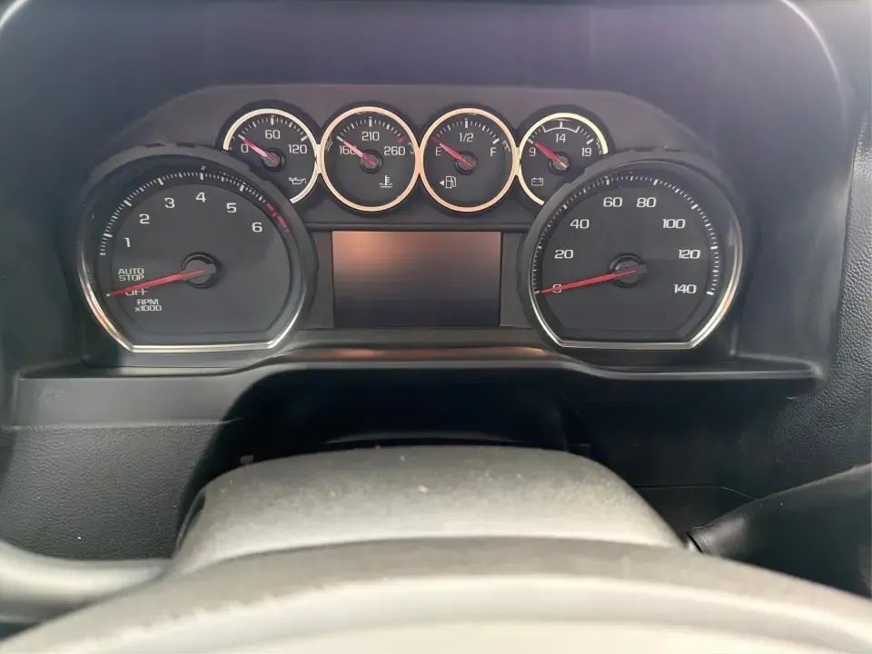 2020 Chevrolet Silverado 1500 4WD Double Cab Standard Bed LT (1GCRYDED6LZ) with an 5.3L V8 OHV 16V engine, 6A transmission, located at 4508 South Dixie Dr, Moraine, OH, 45439, (937) 908-9800, 39.689976, -84.218452 - Are you ready to tackle your next big adventure without breaking the bank? The 2020 Chevrolet Silverado 1500 at Advantage Car and Credit in Piqua, OH, is your ideal companion for weekend getaways, family outings, or simply conquering your daily commute. With its rugged capabilities and comfortable r - Photo#15