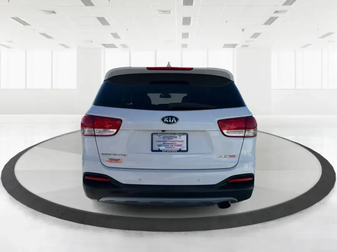 2018 Kia Sorento 2.0T EX (5XYPHDA11JG) with an 2L I-4 gasoline direct injection engine, 6A transmission, located at 8750 N County Rd 25A, Piqua, OH, 45356, (937) 908-9800, 40.164391, -84.232513 - Experience the freedom of adventure with the 2018 Kia Sorento EX, available at Advantage Car and Credit in Vandalia, OH! This SUV is not just a vehicle; it's a companion for families, commuters, and weekend explorers alike. With its robust features and versatile design, the Sorento is perfect for ev - Photo#3